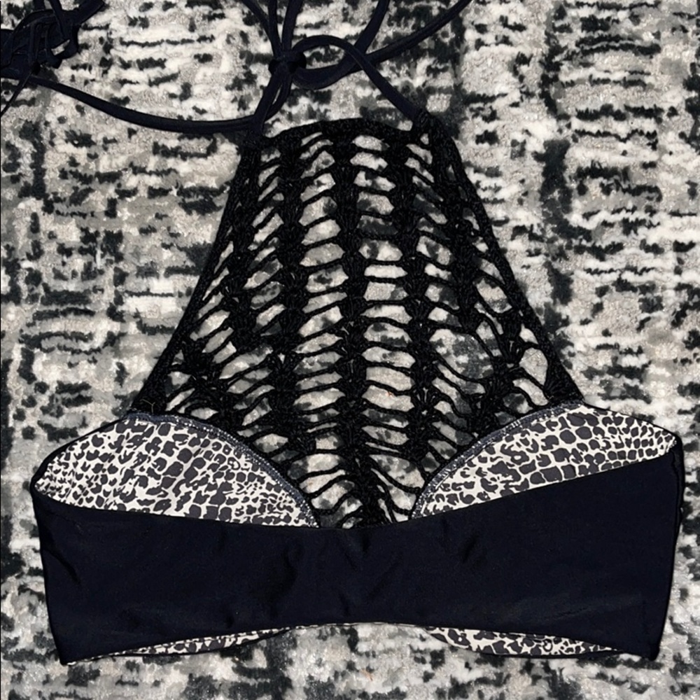 ACACIA - panama top in black🖤 - Picture 4 of 5